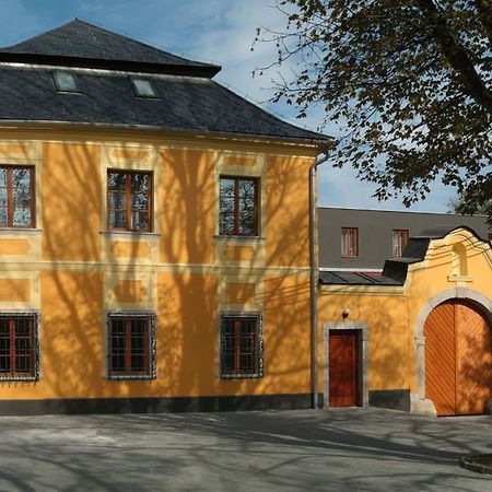 Fara Rancirov Hotel Jihlava Buitenkant foto