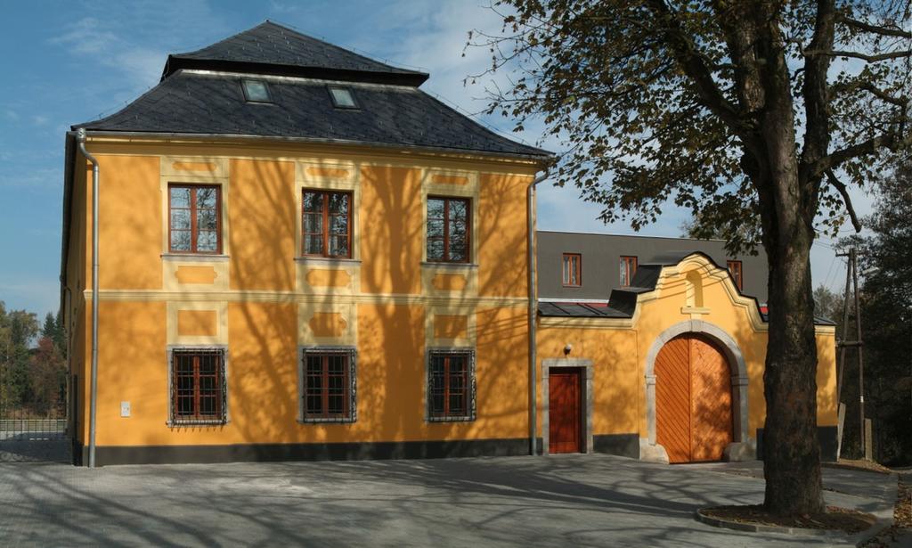 Fara Rancirov Hotel Jihlava Buitenkant foto
