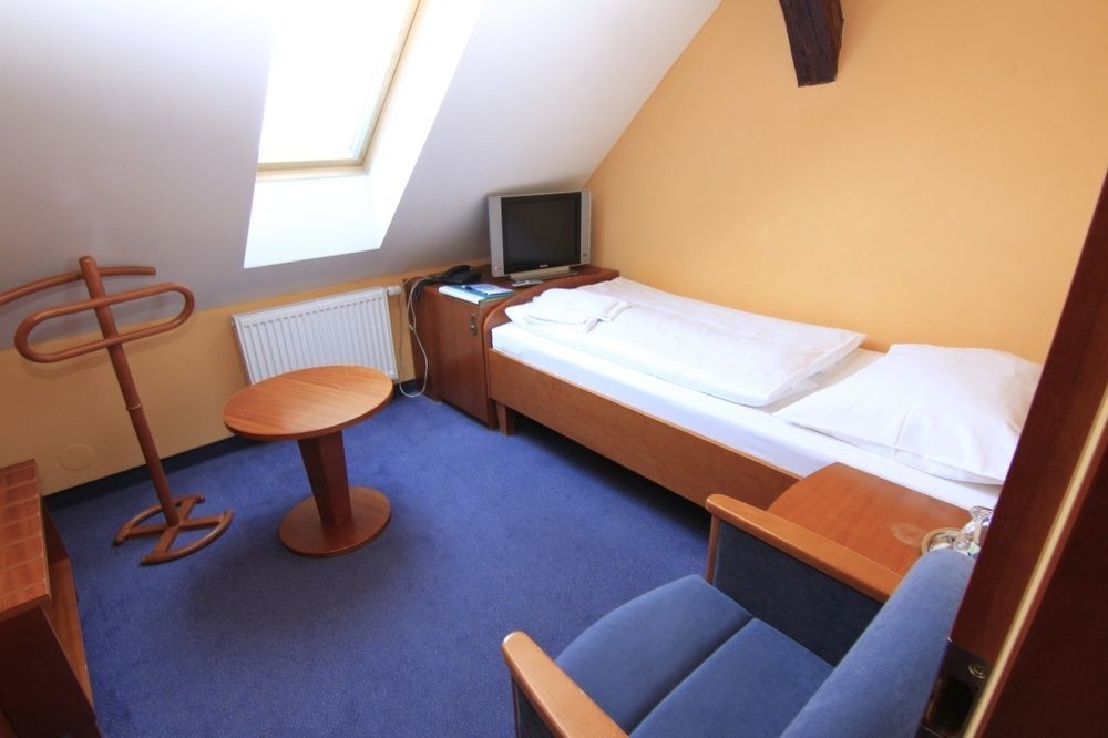 Fara Rancirov Hotel Jihlava Buitenkant foto