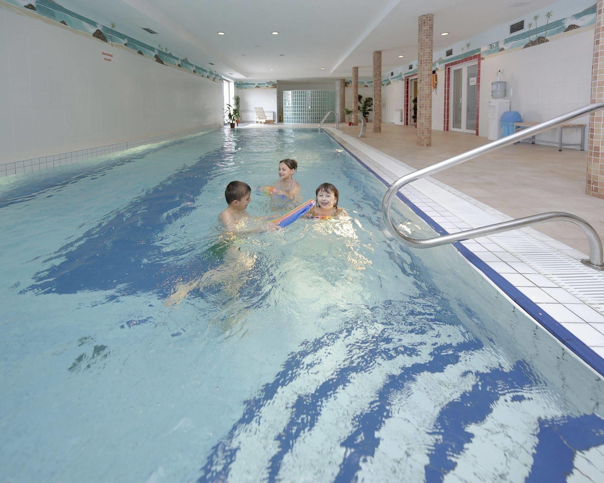 Fara Rancirov Hotel Jihlava Buitenkant foto